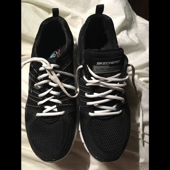 skechers lite weight sneakers